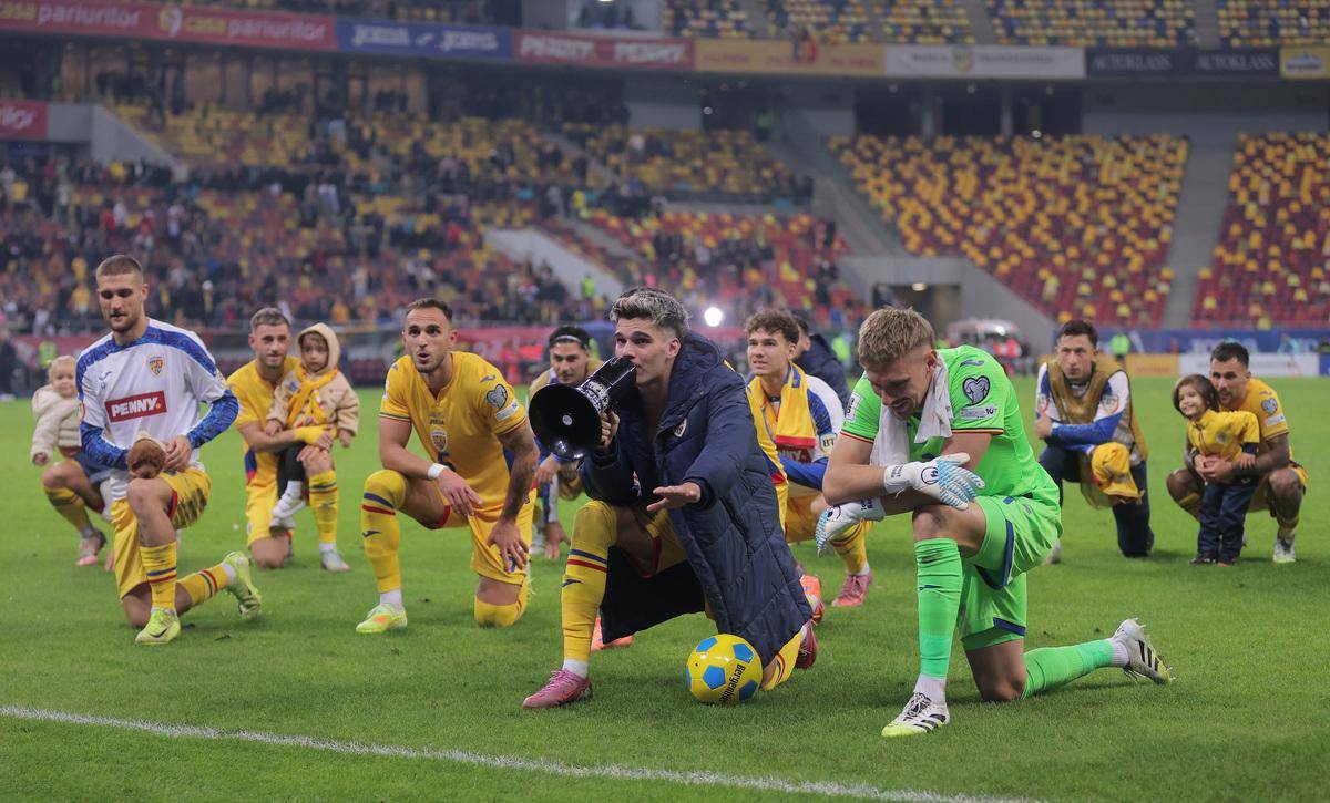 塞维利亚发布备战花絮；今晨更衣室发声；西甲任务艰巨；更衣室氛围转暖的简单介绍